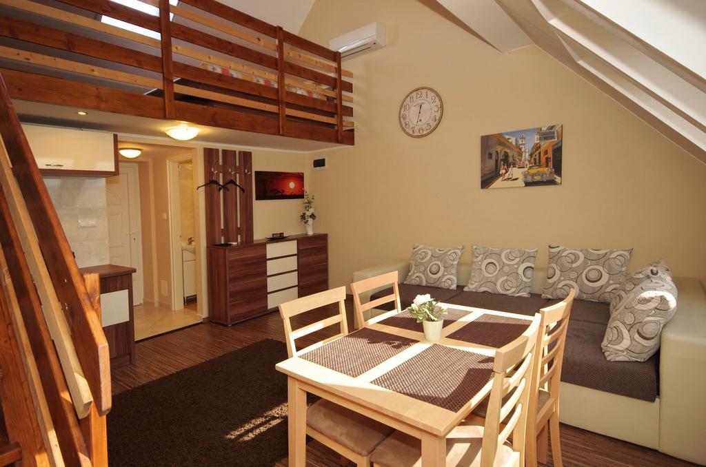 Gyulai Brill Apartman Exterior foto